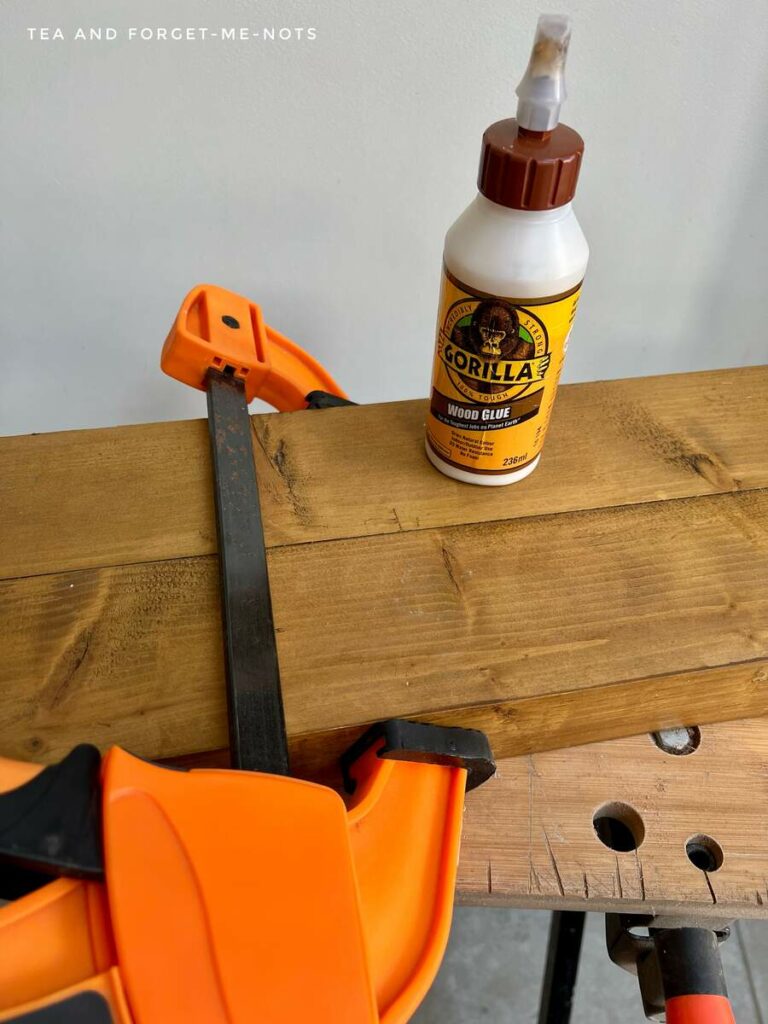 Clamping scrap wood together with wood glue