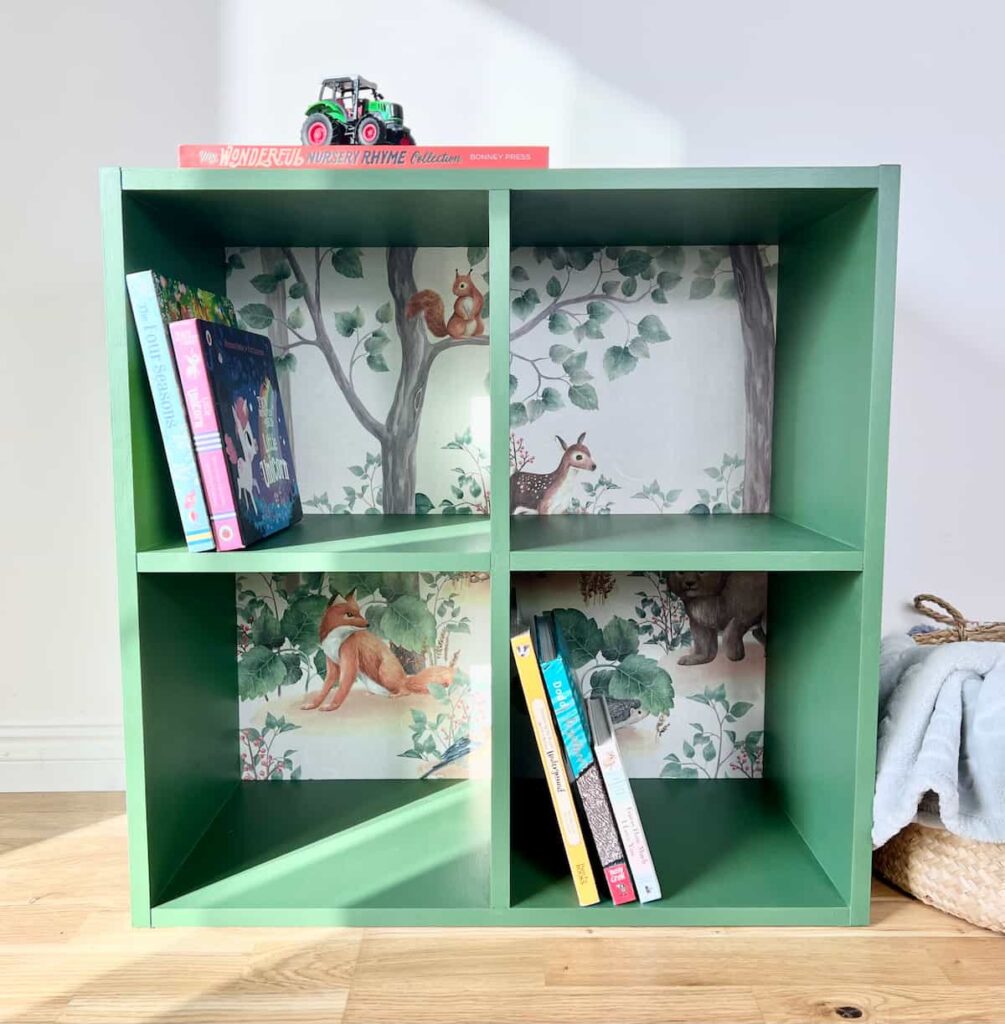 diy nursery bookshelves with woodland design