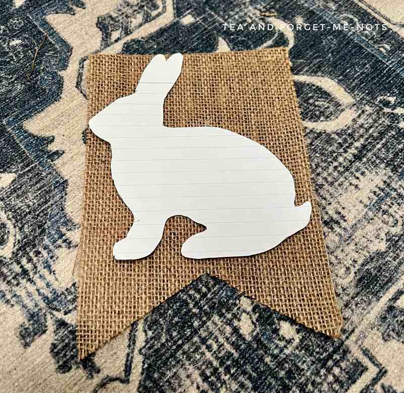 Outline of the bunny for the garland flag