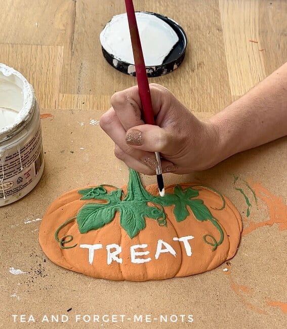 Painting diy halloween porch sign