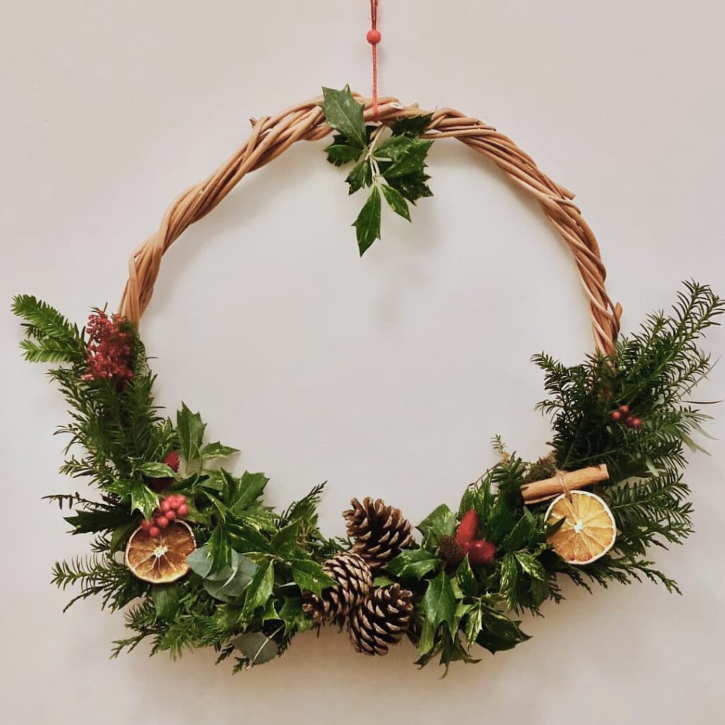 finished minimalist christmas wreath