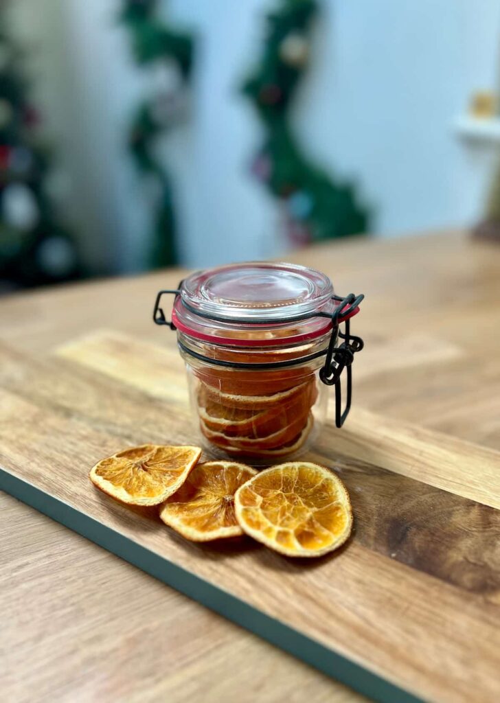 store dehydrated orange slices in a mason jar