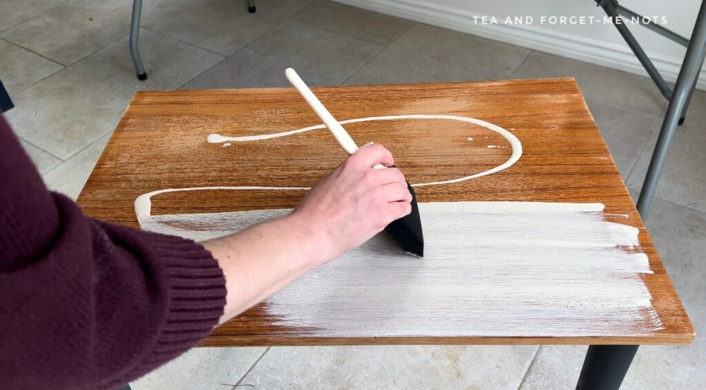 Adding gel stain to the table top