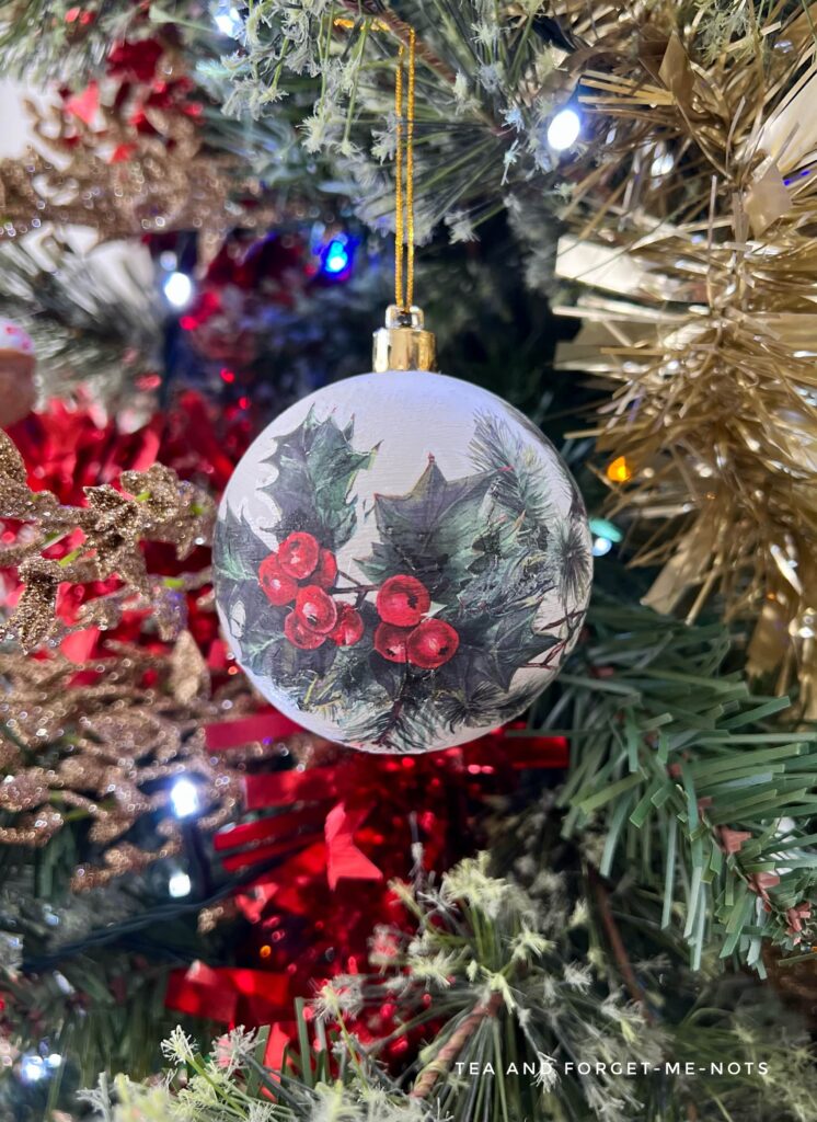 Holly transfer bauble