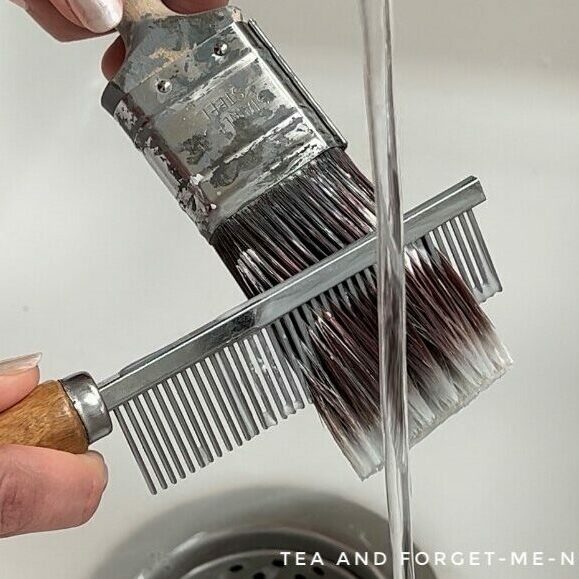 use a Comb to clean a paintbrush