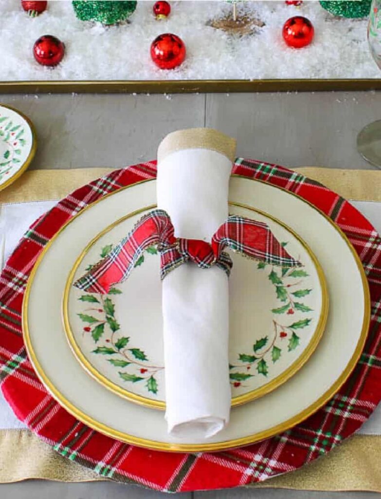 DIY PLAID CHRISTMAS CHARGER PLATES - BLUESKY AT HOME