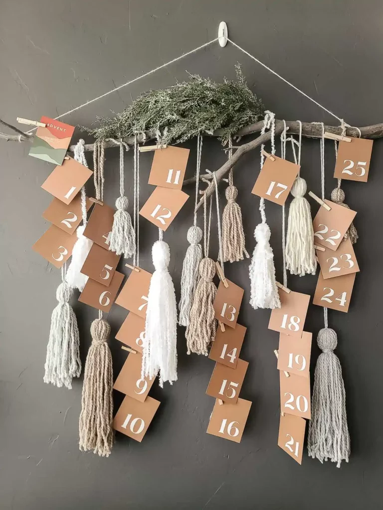 yarn-tassel-wall-hanging-with-advent-cards