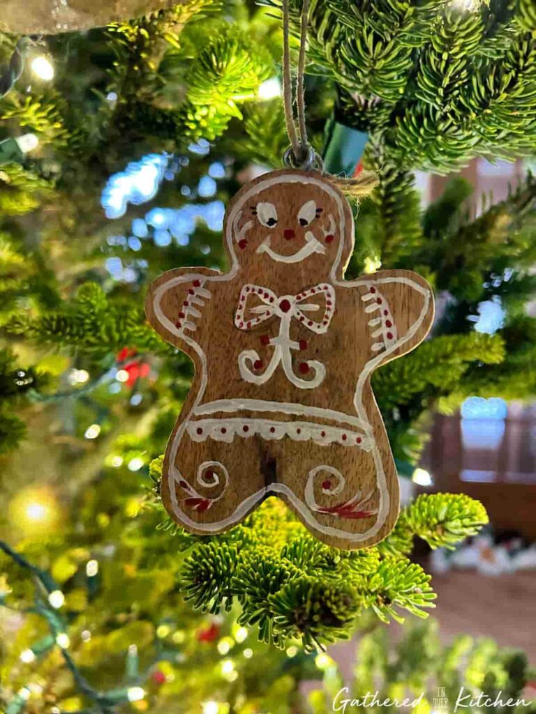 Hand-Painted-Wooden-Gingerbread-Boy-Gathered-In-The-Kitchen