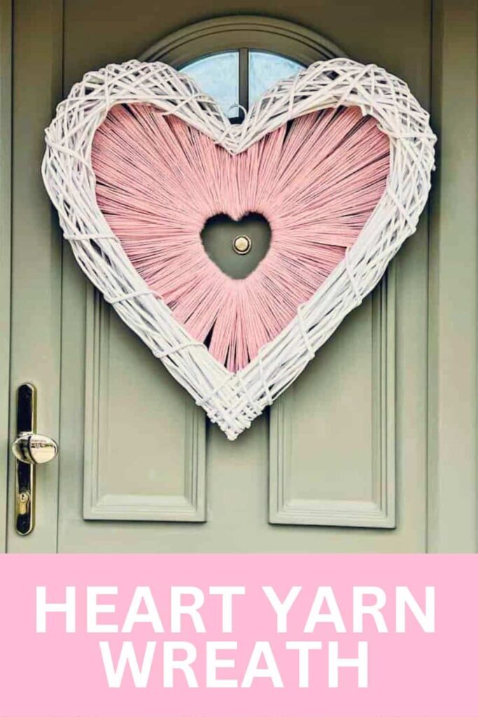 Pinterest pin about making a Valentine’s door wreath with yarn.