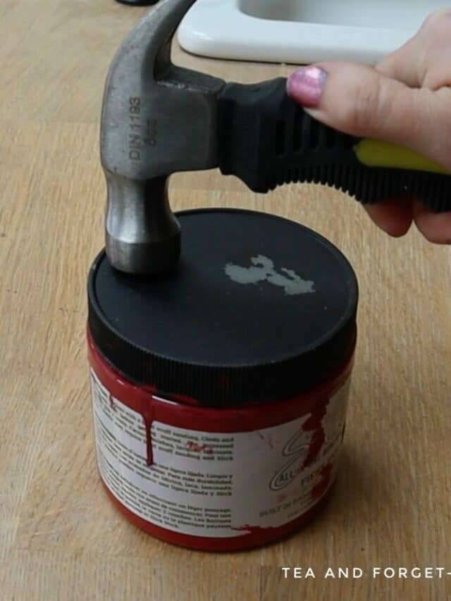 How to Open Paint With a Stuck Plastic Lid