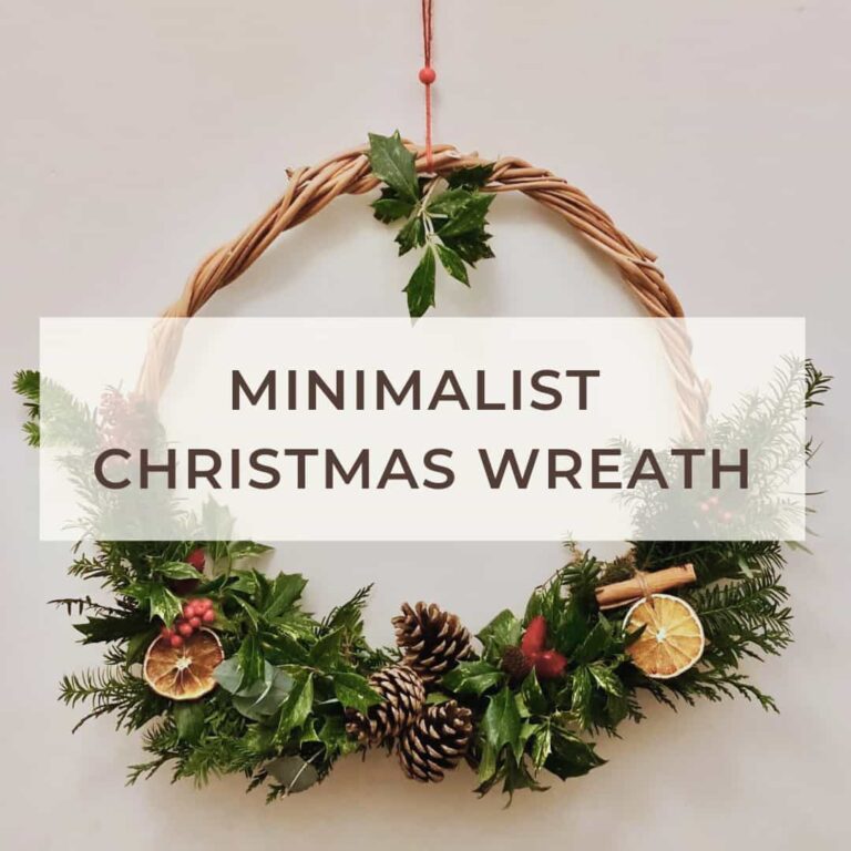 minimalist christmas wreath post