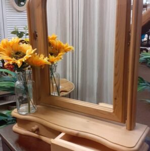Table top mirror to raise money for charity