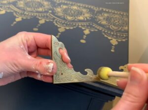 Adding Gemstone Mousse to the corner protectors