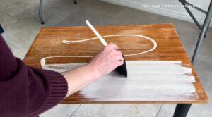 Adding gel stain to the table top