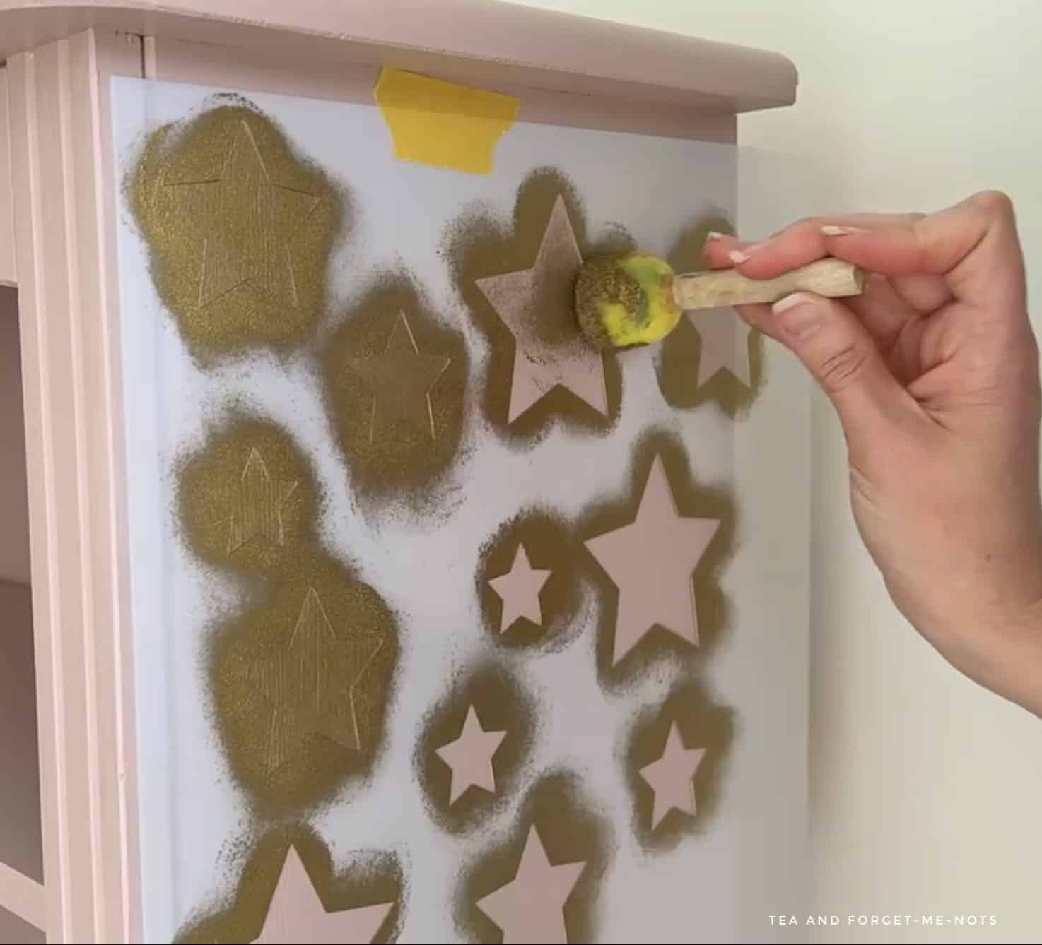 5 Unique Ways to Paint a Bookshelf Tea and