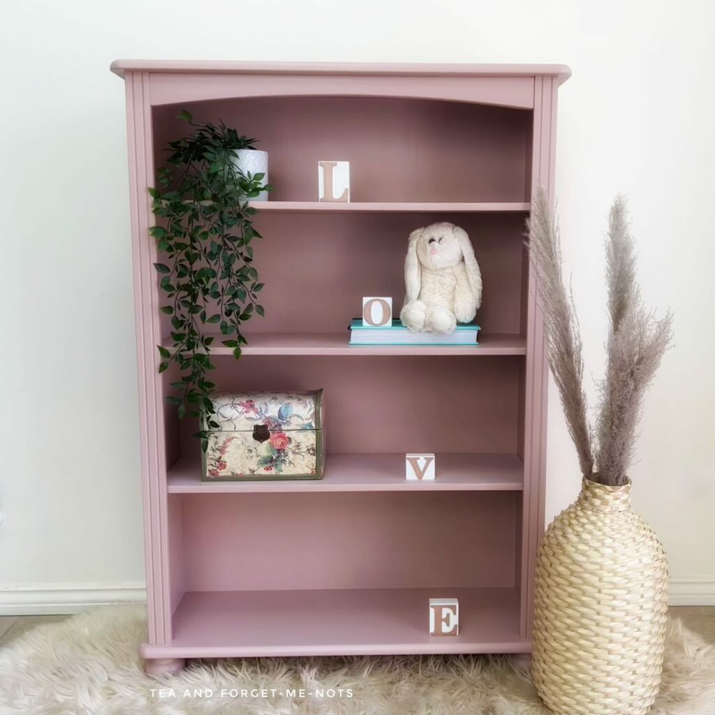 bookshelf for a tweenager 