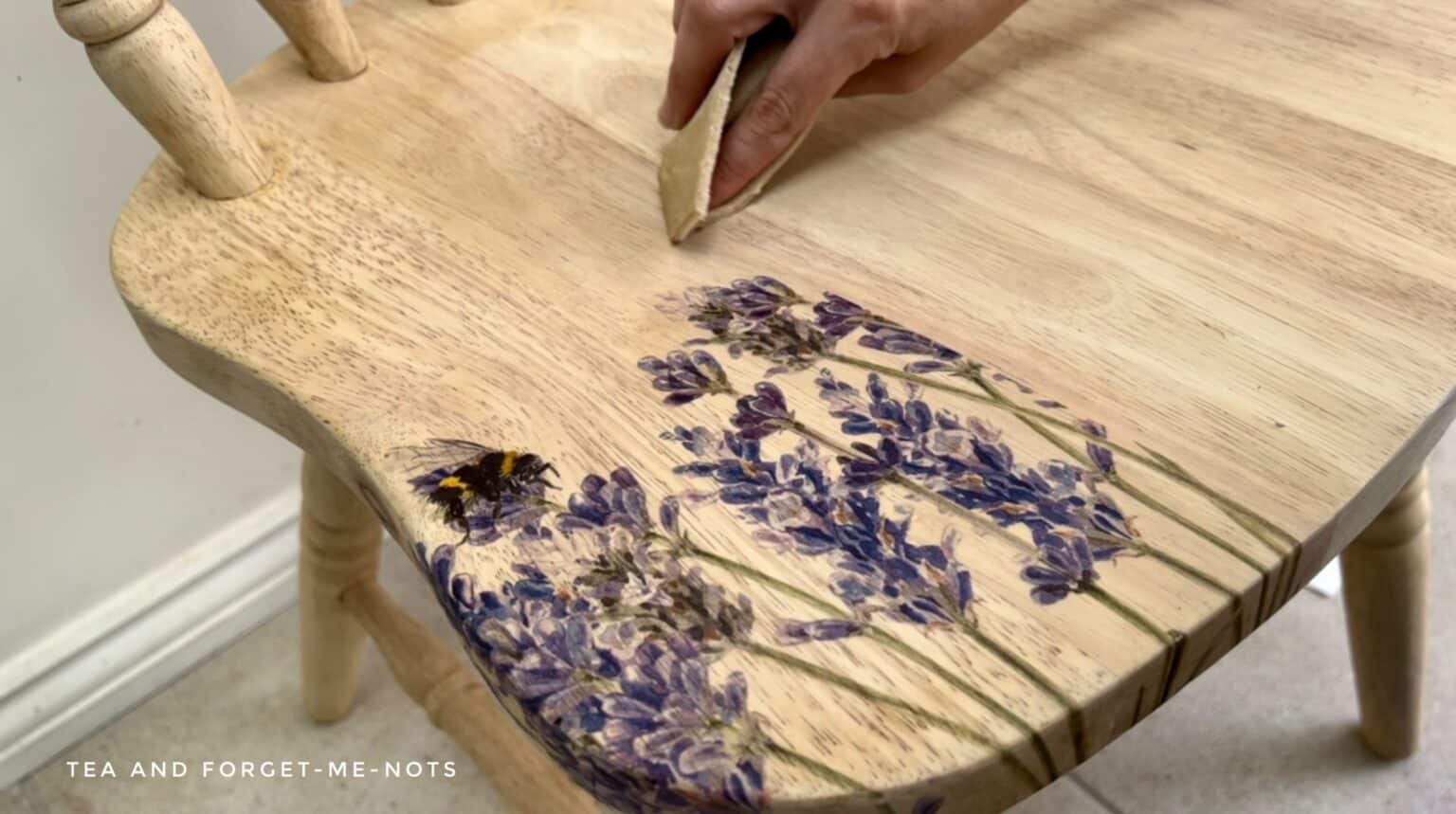 How to upcycle an old wooden chair with a furniture transfer in 4 steps
