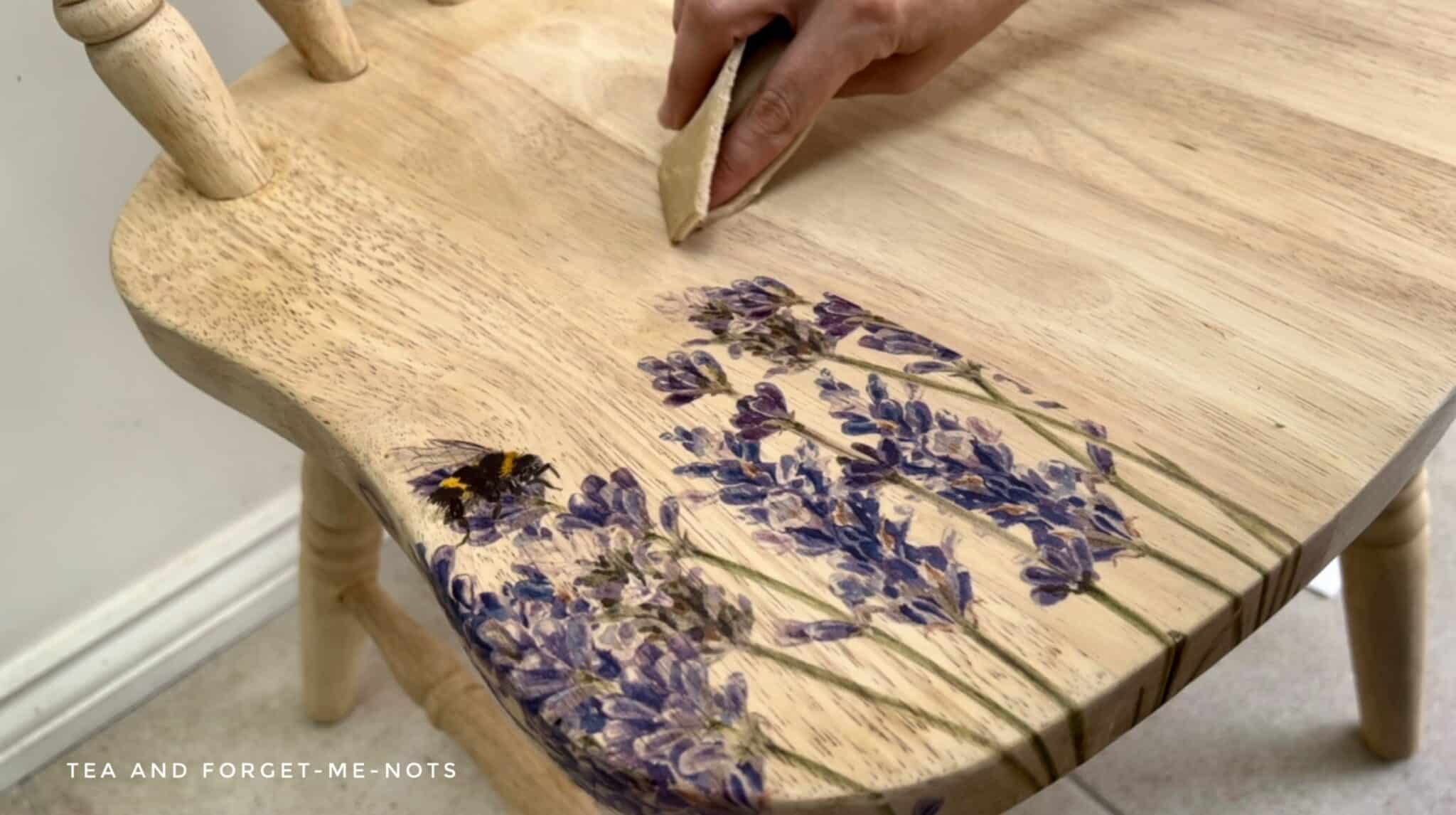 How to upcycle an old wooden chair with a furniture transfer in 4 steps