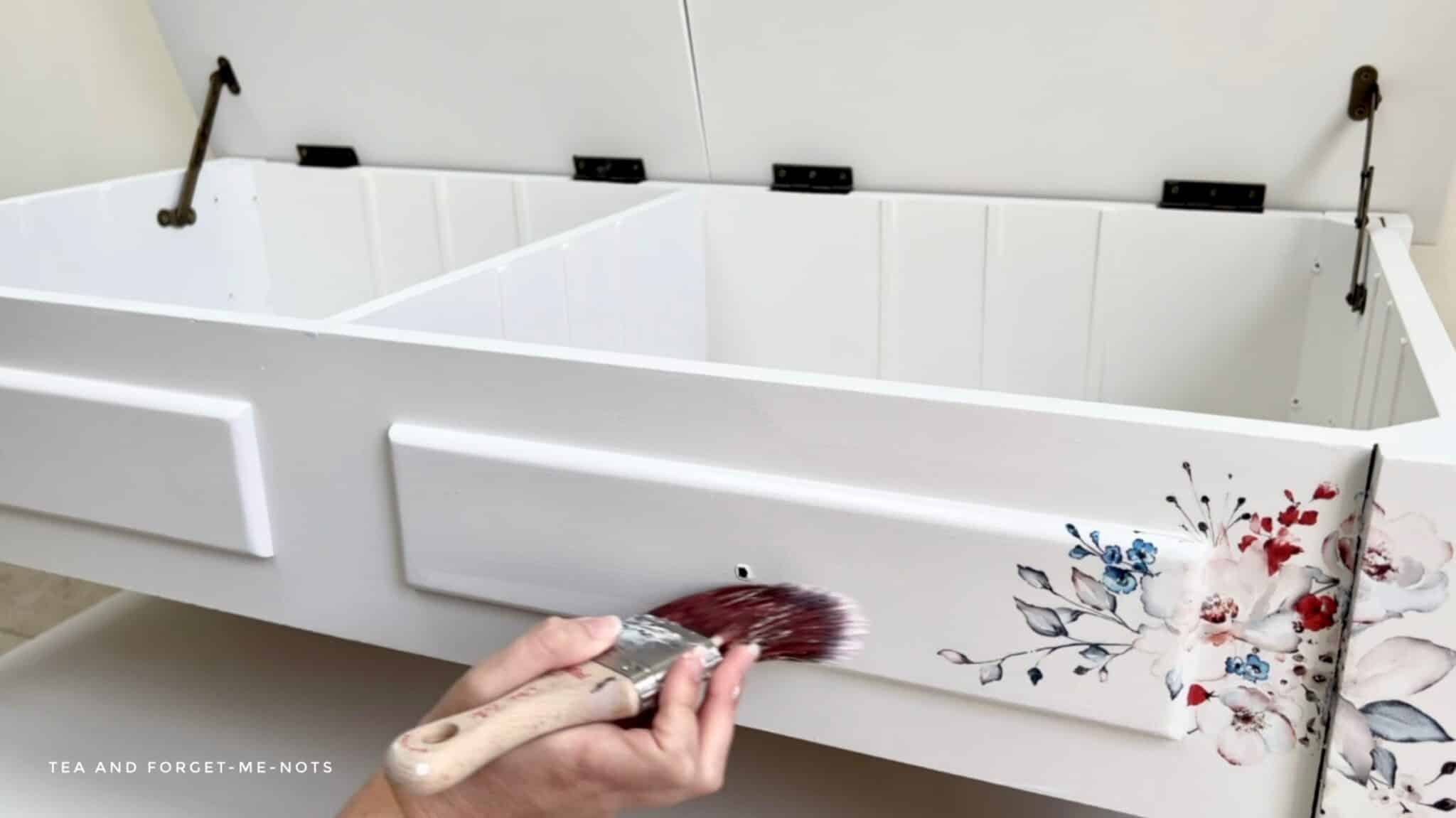 Beautiful coffee table makeover with chalk paint Bohemian Wedding