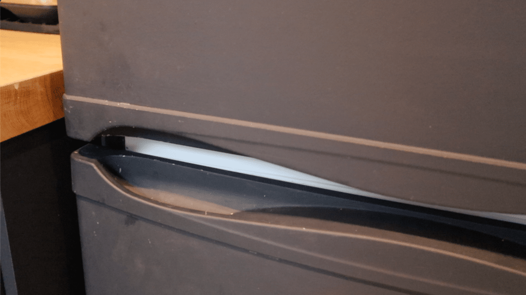 scratches-on-fridge-handles