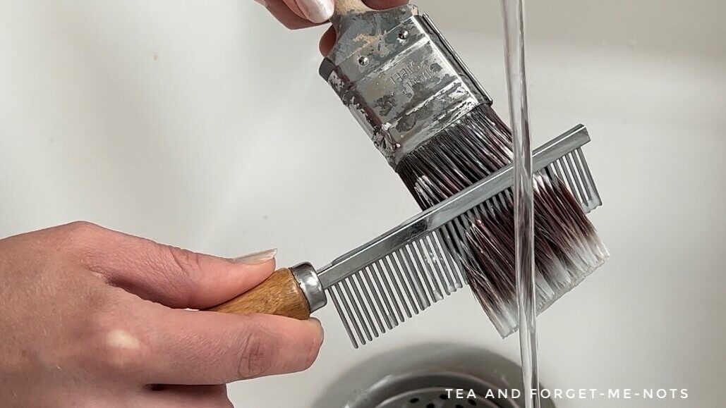 use a Comb to clean a paintbrush