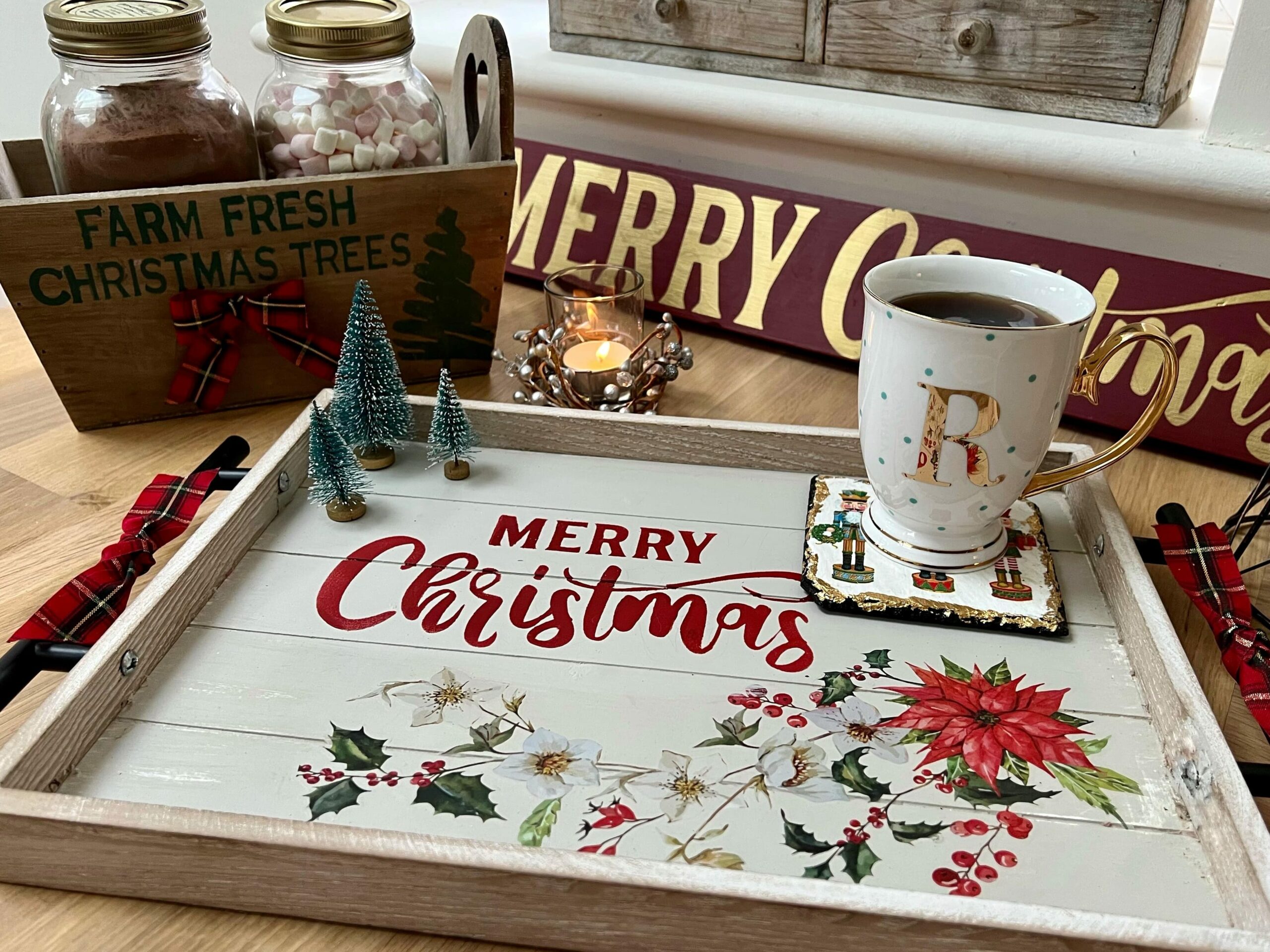 Finished Christmas decor - tray and basket