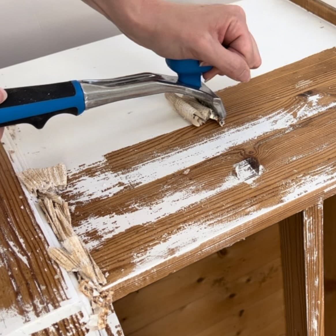 using a carbide scraper to remove paint from wood