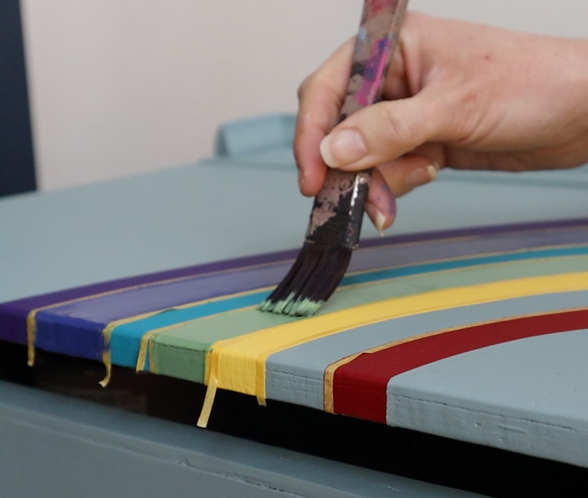 How To Tape Curved Lines For Painting a Rainbow Tea and